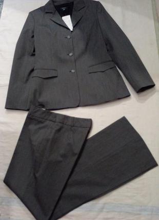 Брючний костюм