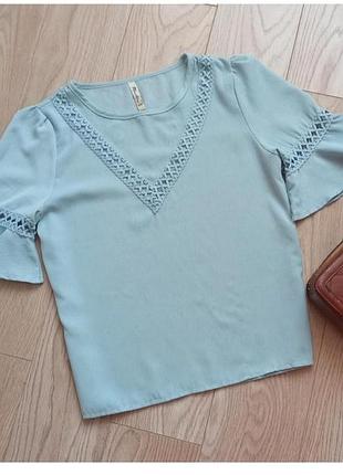 Летняя блуза с кружевом