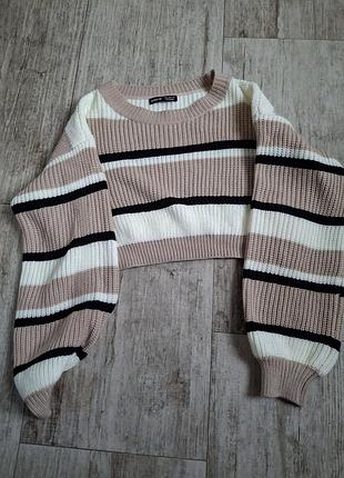 Трендовый кроп-свитер