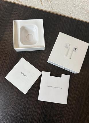 Оригінальна коробка для airpods