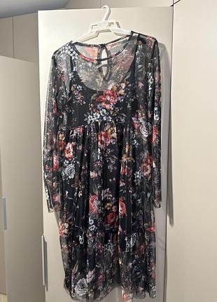 Сукня, розмір с, складається з двох частин, сукня-майка на бретелях та верх сукня-сітка