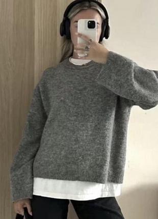 Красивий актуальний сірий светр від бренду vero moda