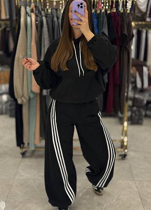 Теплый спортивный костюм худи с капюшоном с карманом кенгуру с брюками с лампасами с кулисками снизу