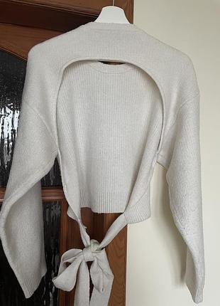 Светр bershka з відкритою спиною