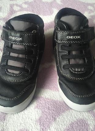 Ботинки для мальчика geox 25 р.