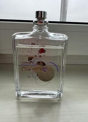 Molecules escentric 01