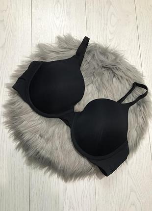 Базовий бюстгальтер на поролоні