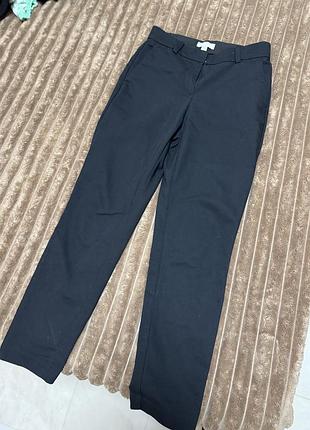 Чорні брюки