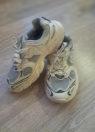 Кроссовки 35 р