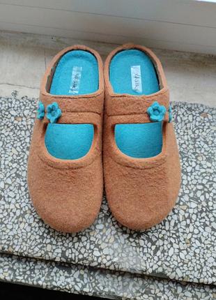 Теплые тапочки из валяной шерсти размер 41