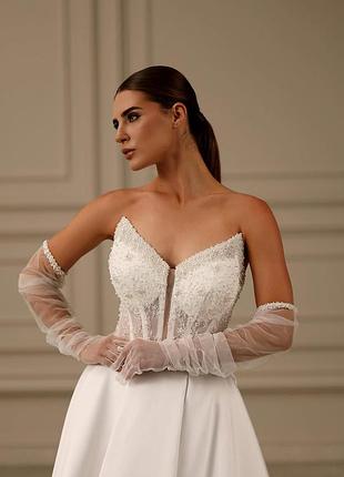 Весельное платье, расшитый корсет