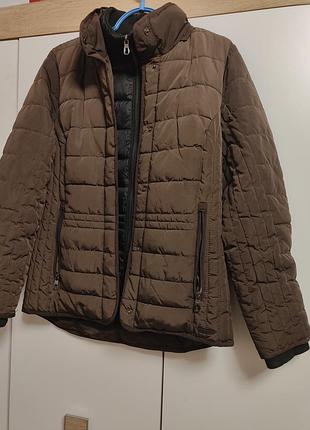 Жіноча фірмова куртка 🍫 кольору