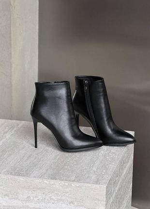 Накладний платіж ❤ утеплені тонким хутром зимові ботільйони на шпильці з гострим носом човники лодочки