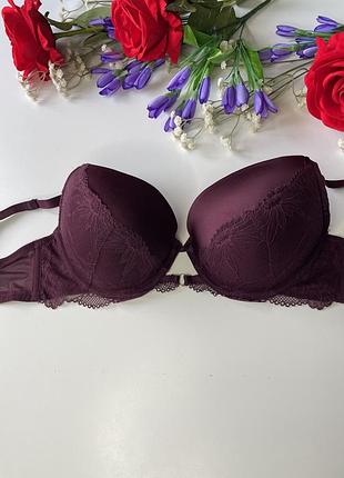 Красивий бюстик з пуш апом