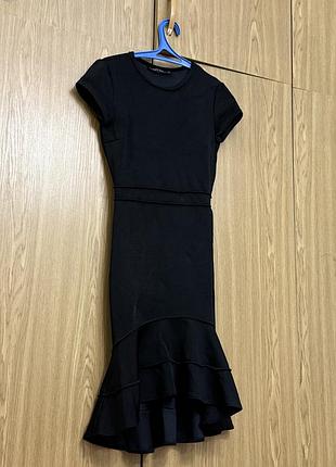 Чорна суконка zara з воланами