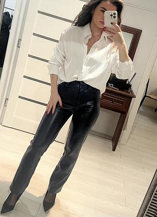 Штани з екошкіри з дефектом guess