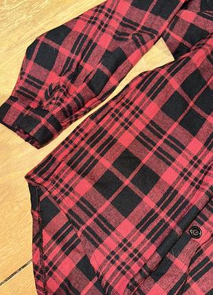 Жіноча сорочка в клітинку