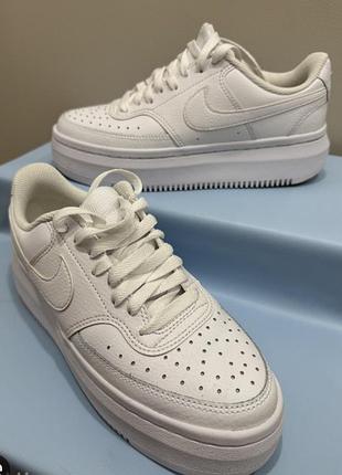 Кросівки жіночі nike court vision alta leather