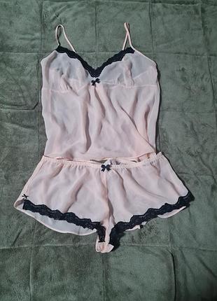 Нежно розовая пижама с шортиками прозрачная