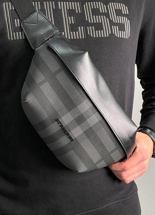 Чоловіча шкіряна сумка бананка burberry cason belt bag charcoal