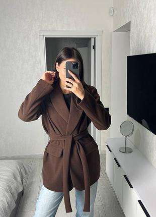 Трендовый, стильный, элегантный пиджак