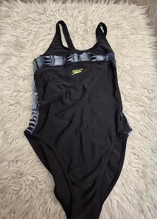 Спортивный купальник speedo