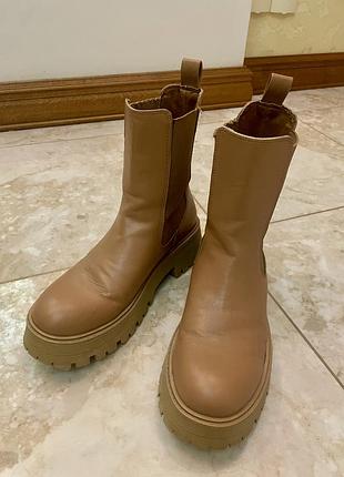 Дуже стильні чобітки