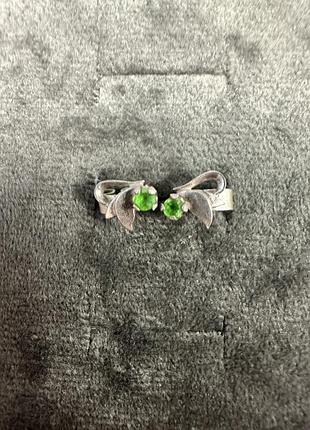 Срібні сережки гвинтики з фіанітами