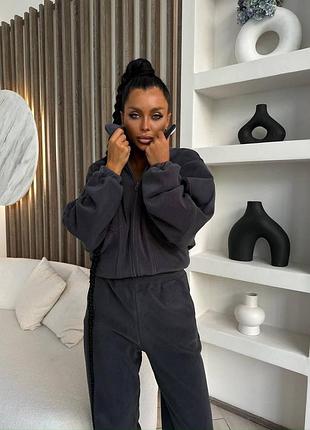 Жіночій костюм