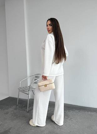 Брендовый теплый костюм