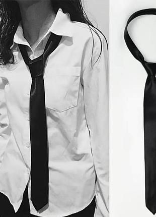 Женский галстук, галстук черного цвета.