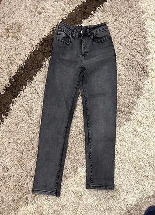 Гарні джинси