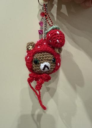 Брелок амігурумі ведмедик полуничка