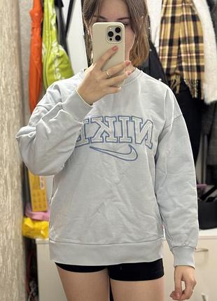 Дуууже класна кофта nike , але є жовті плями в зоні пахв