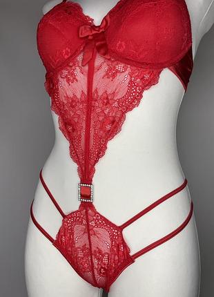 Жіноча білизна червоний боді стринги та стрінги мереживний з чашками лямками