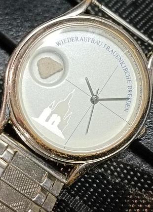 Часы форма реконструкции фруэнкирхе в дрездене лимитка с натуральным камнем