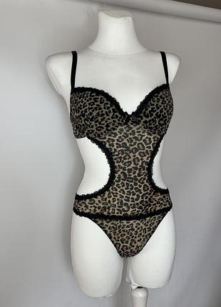 Боді стринги стрінги леопардовий з вирізами на талії чашками мереживом