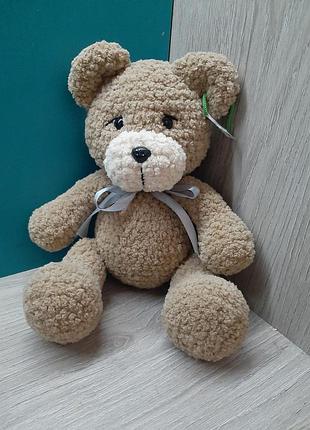 Плюшевий ведмедик в'язаний гачком 26см
