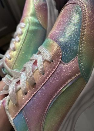 Кросівки жіночі райдужні