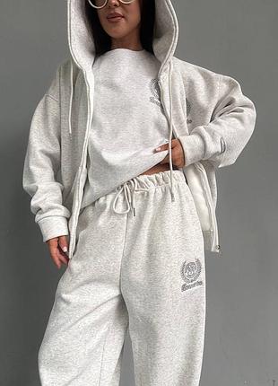 Стильный спортивный костюм тройка с вышивкой 
спортивный костюм 3в1 штаны, кофта и футболка