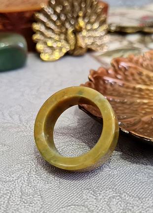 🔺☘️💍кольцо из цельного натурального камня зеленая яшма р. 18,5