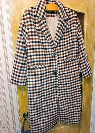 Стильное клетчатое пальто only как новое