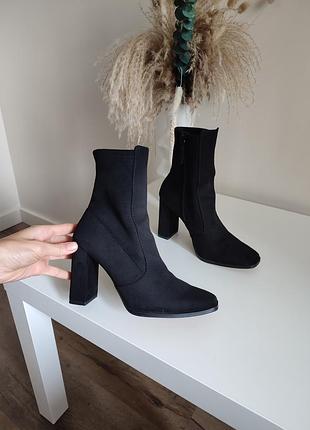 Стильные ботильоны ботинки