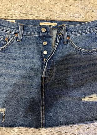 Жіноча джинсова міні-спідниця levi’s, розмір 29