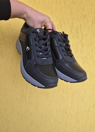 Кроссовки 44 р р сникерсы