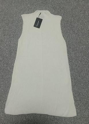 Вязаное платье.
белый цвет