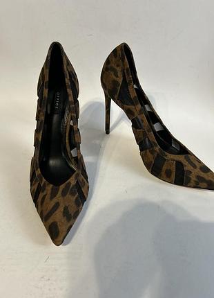 Жіночі замшеві туфлі-човники від office