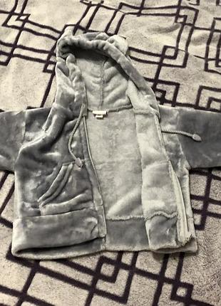 Мʼякенька тепла кофтинка з вушками  80 розмір