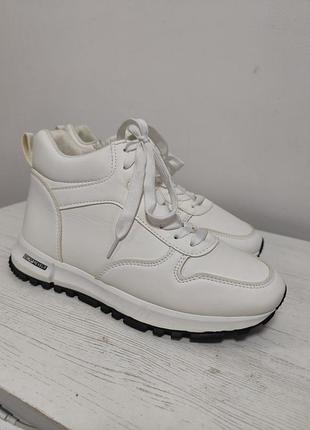 Демисезонные женские кроссовки-ботинки | белые | размер 39 | новые