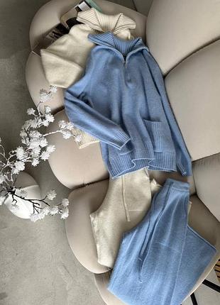 Костюм жіночий